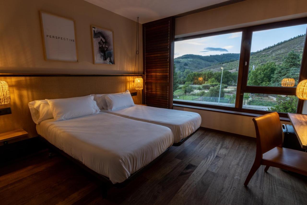 No-Mad Green Hotel Molinaseca Bagian luar foto